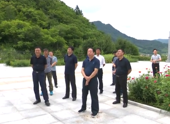 县委书记孙雨,县政协主席颜世承,县委常委,宣传部长辛晓明参加考察